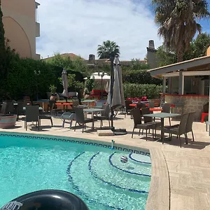 Hotel Restaurant De La, Golfe-Juan